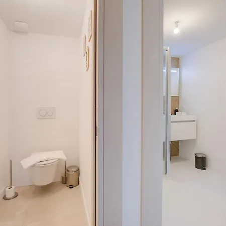 2 Bedroom - Terrace Near Saint-tropez - Happy