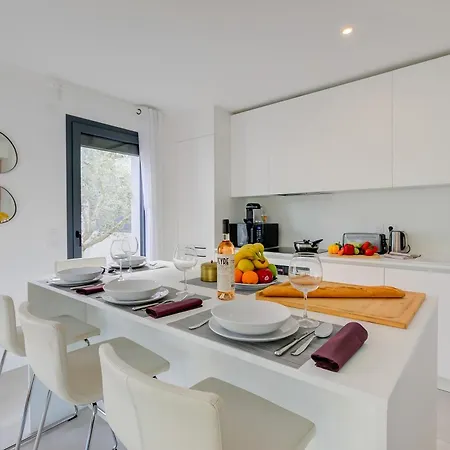 2 Bedroom - Terrace Near Saint-tropez - Happy * Sainte-Maxime