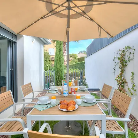 2 Bedroom - Terrace Near Saint-tropez - Happy
