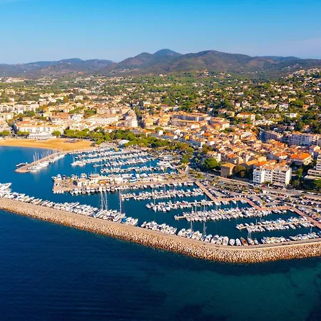 2 Bedroom - Terrace Near Saint-tropez - Happy *